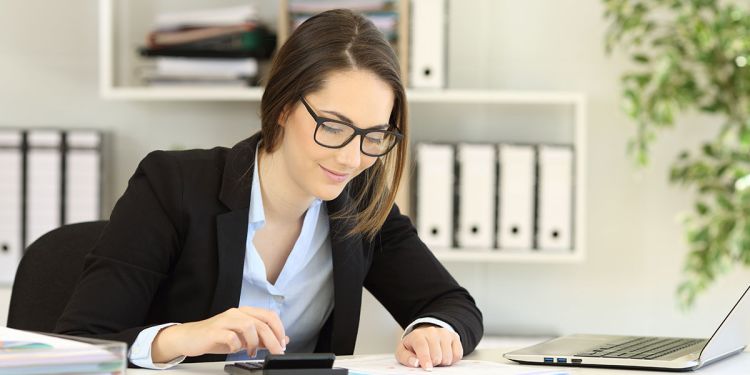 Automatiser avant d'embaucher : la stratégie gagnante des PME rentables en 2026