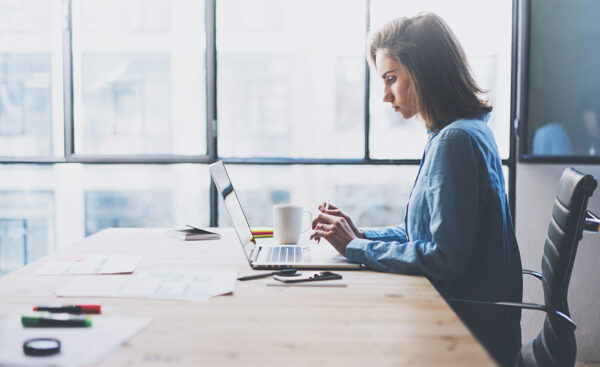Avocats : comment gagner 10 heures par semaine grâce à l'IA sans compromettre la confidentialité client